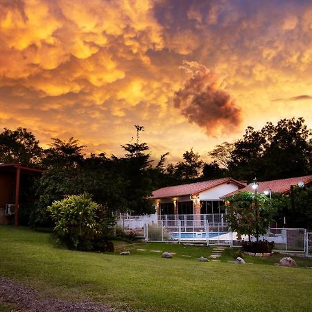 Vista Alegre Natural Resort - Bungalows Independencia エクステリア 写真